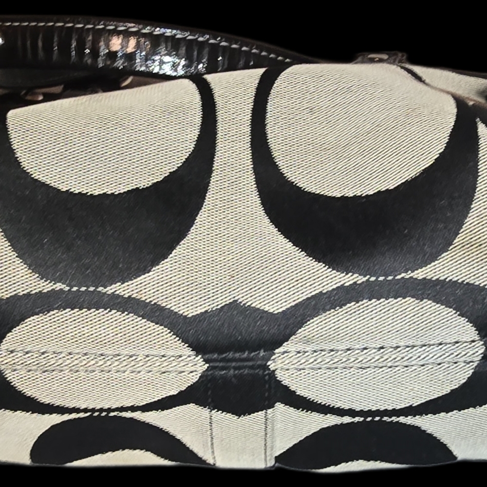 Women's Vintage Coach Handbag - Picture 8 of 10
